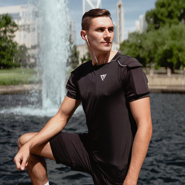 Running t shirt hot sale with phone pocket